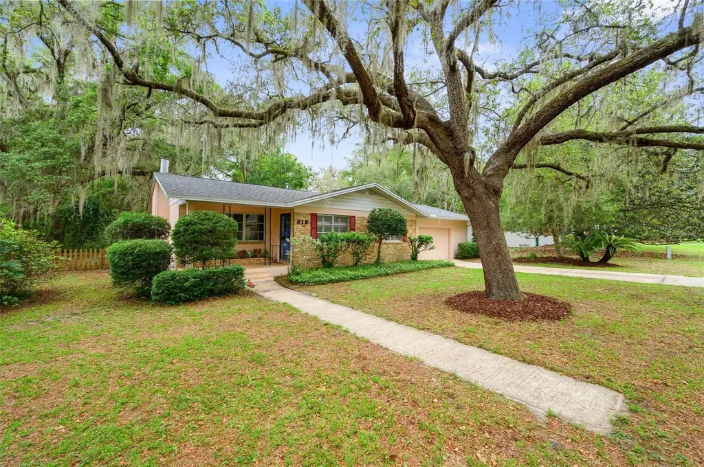 318 SW 40th Terrace Gainesville FL 32607