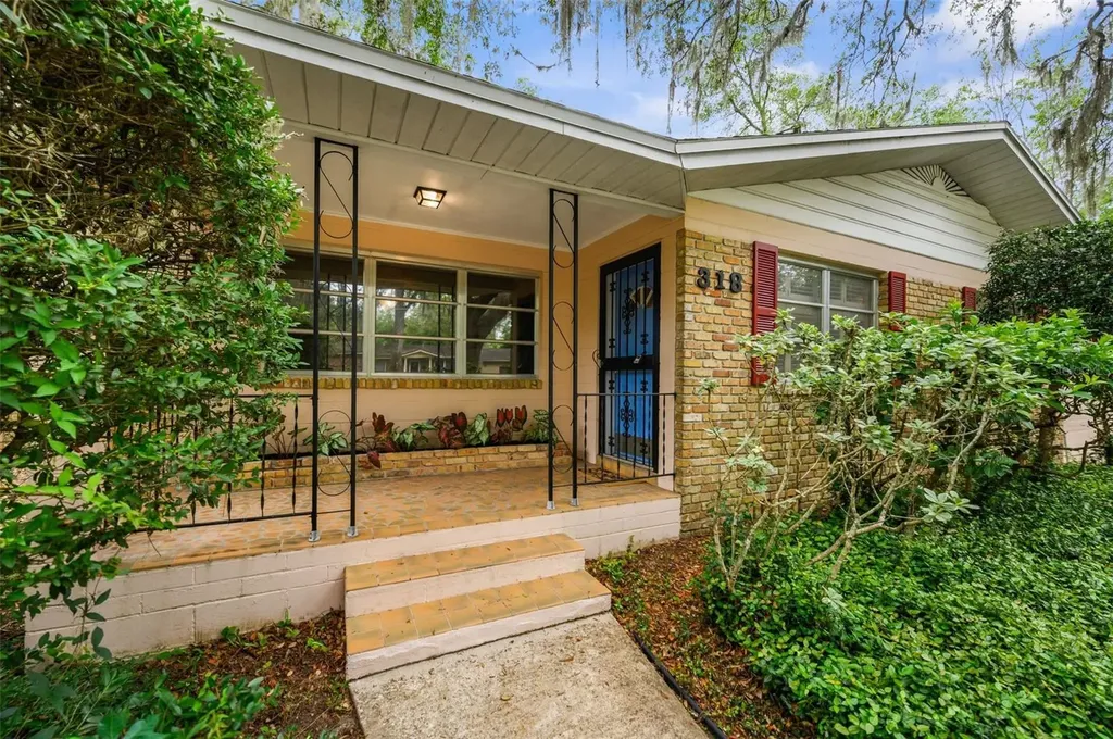 318 SW 40th Terrace Gainesville FL 32607