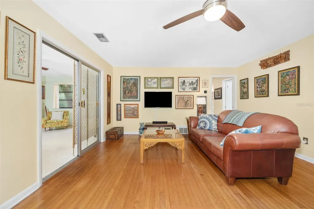 318 SW 40th Terrace Gainesville FL 32607