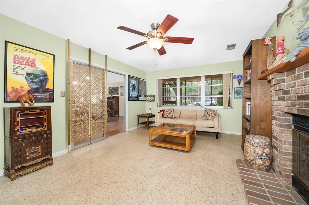 318 SW 40th Terrace Gainesville FL 32607