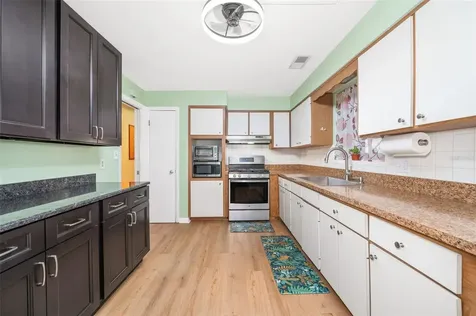 318 SW 40th Terrace Gainesville FL 32607