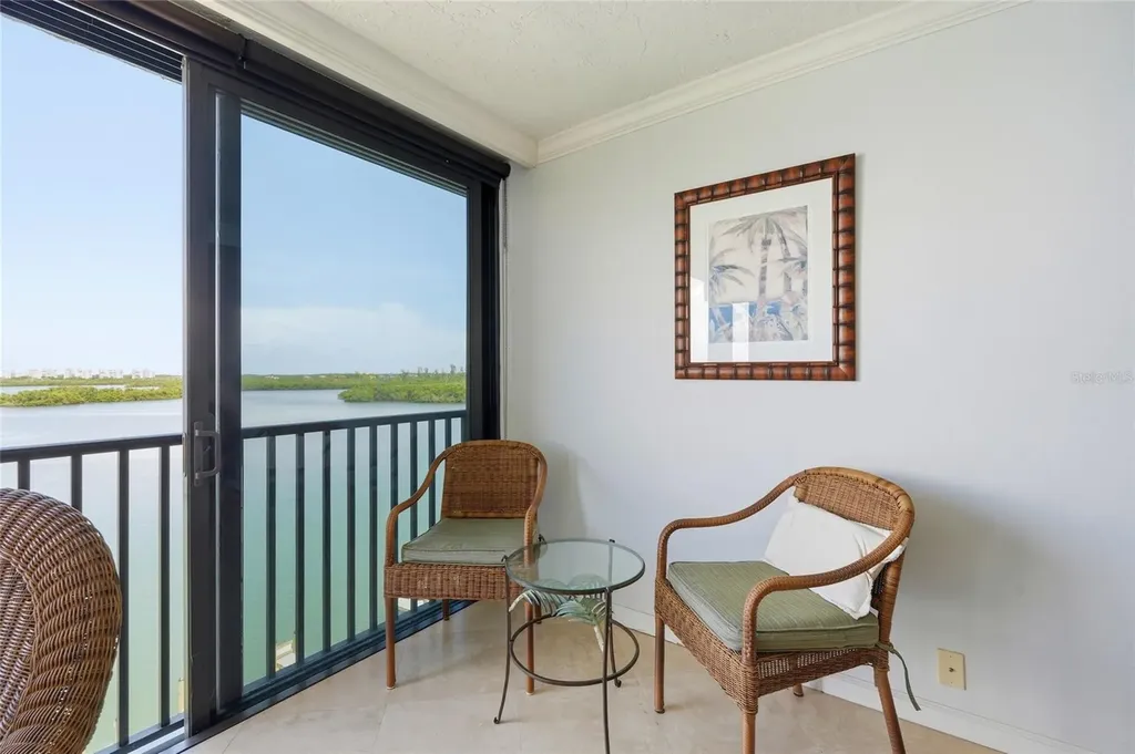 8977 Midnight Pass Road Sarasota FL 34242