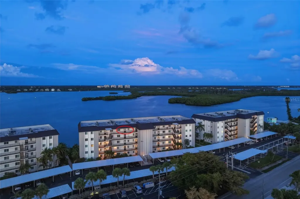 8977 Midnight Pass Road Sarasota FL 34242