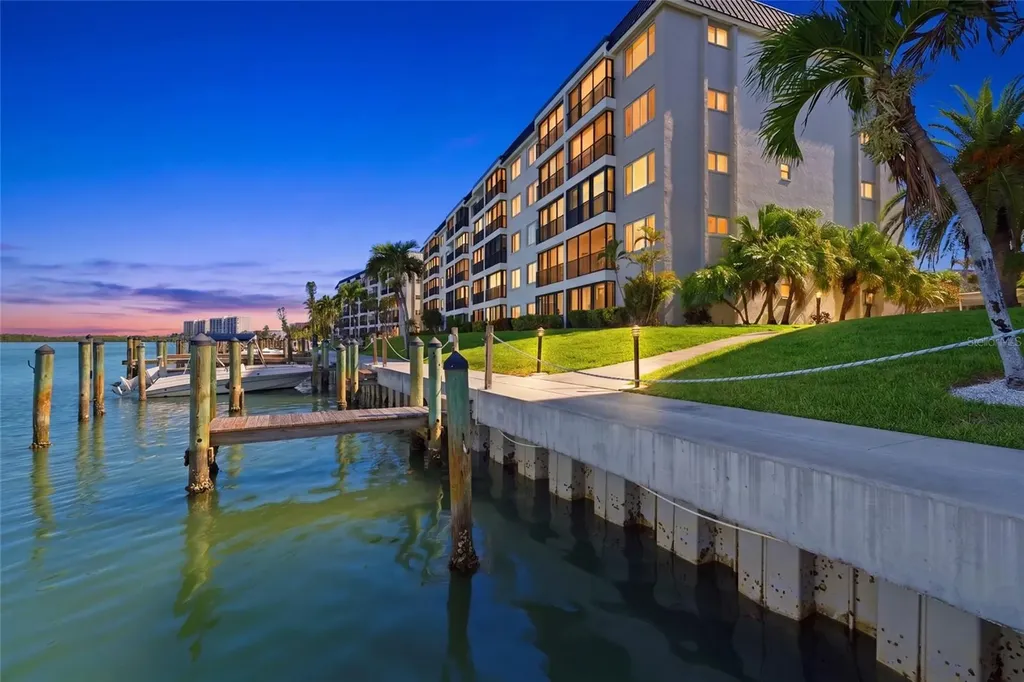 8977 Midnight Pass Road Sarasota FL 34242