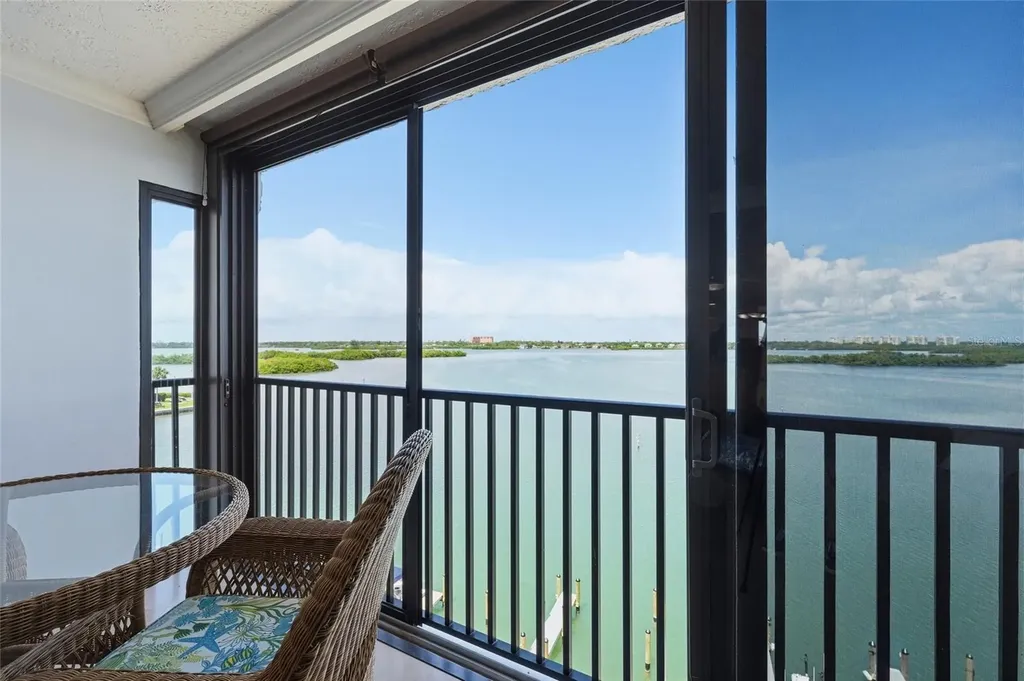 8977 Midnight Pass Road Sarasota FL 34242