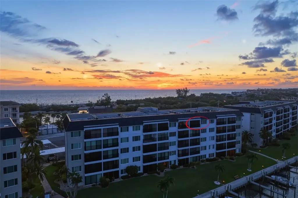 8977 Midnight Pass Road Sarasota FL 34242
