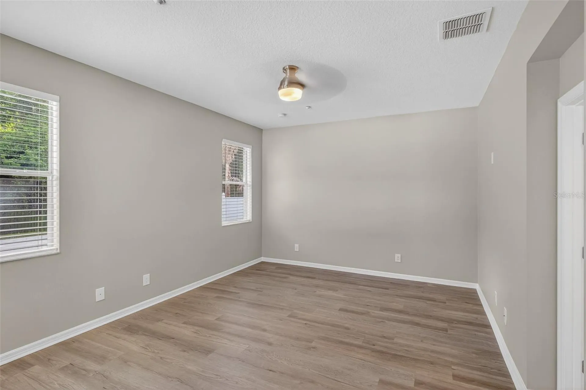 9669 Leland Drive Orlando FL 32827
