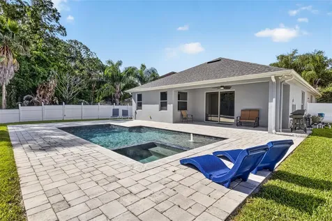 9669 Leland Drive Orlando FL 32827
