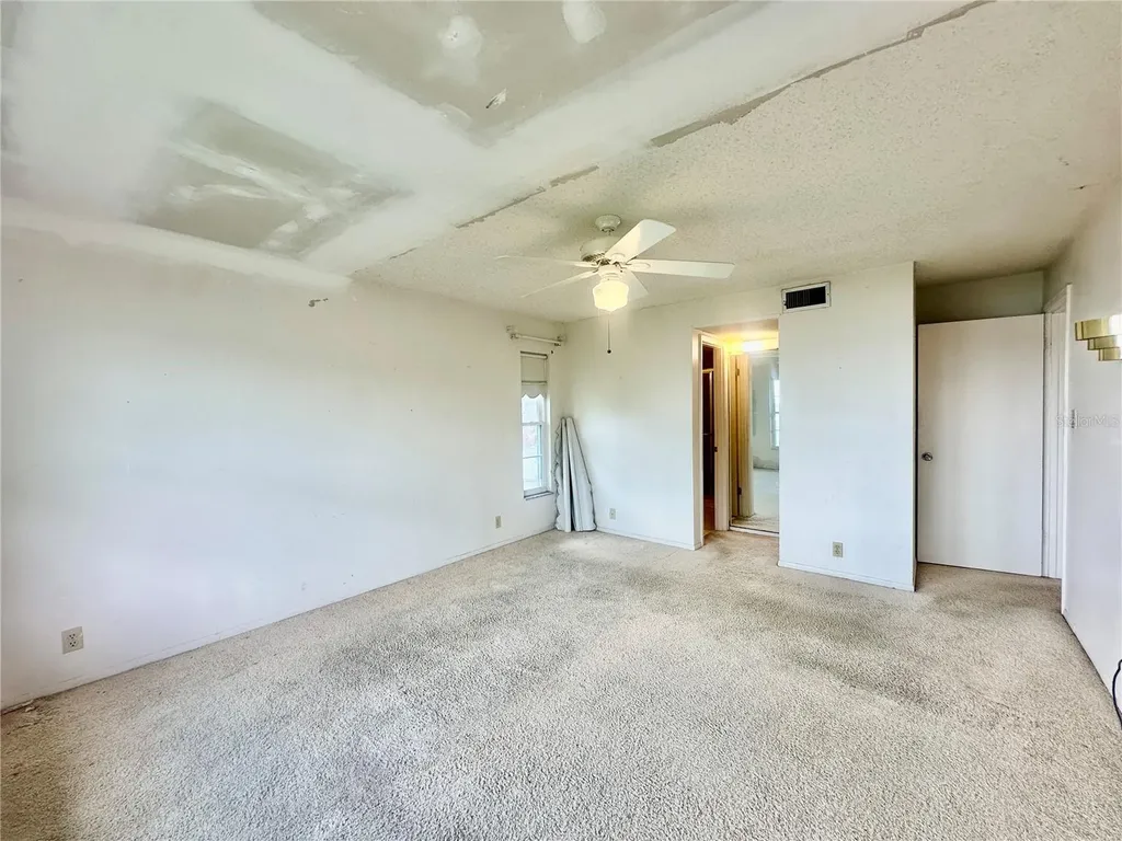 333 Lake Howard Drive NW Winter Haven FL 33880
