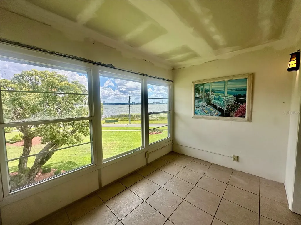 333 Lake Howard Drive NW Winter Haven FL 33880