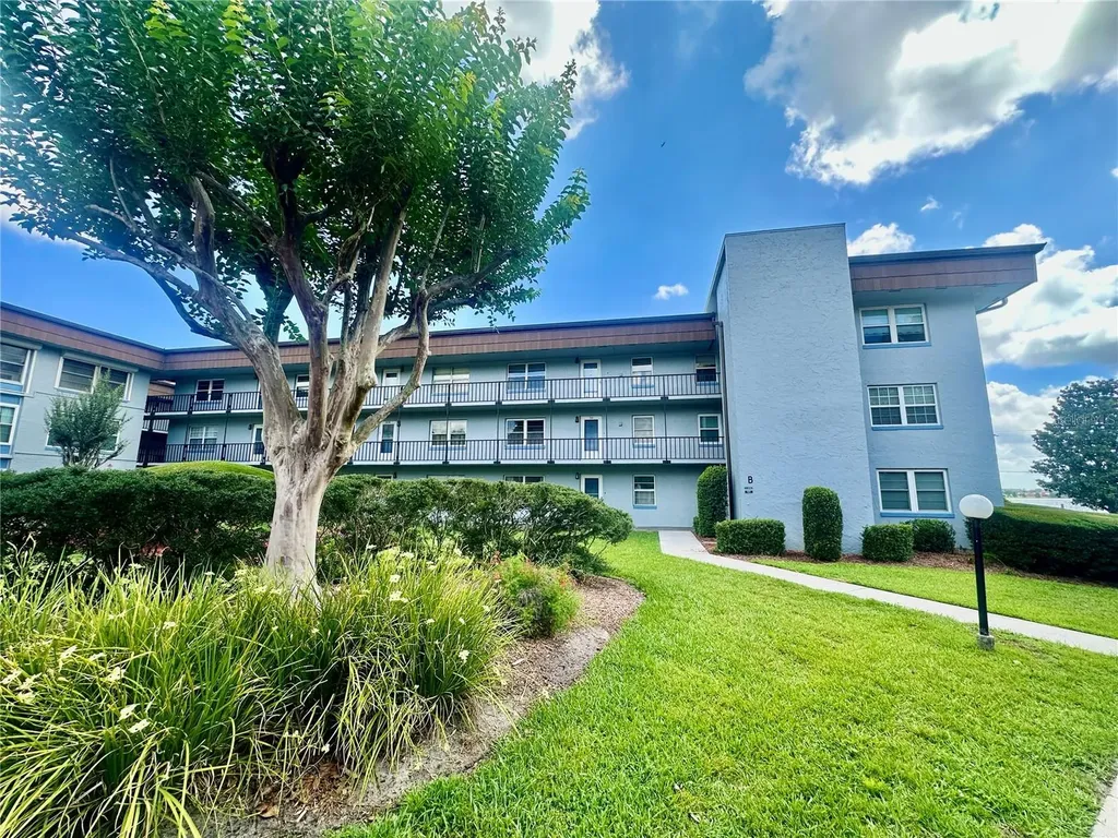 333 Lake Howard Drive NW Winter Haven FL 33880
