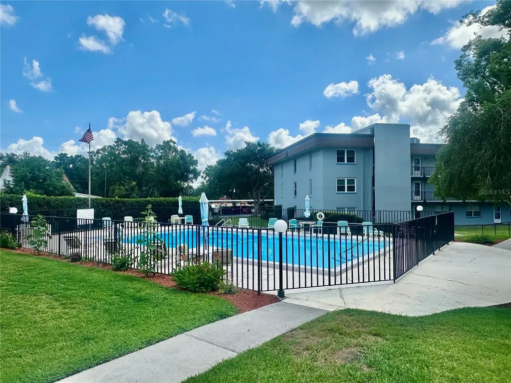 333 Lake Howard Drive NW Winter Haven FL 33880