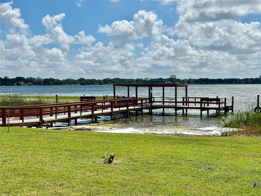 333 Lake Howard Drive NW Winter Haven FL 33880