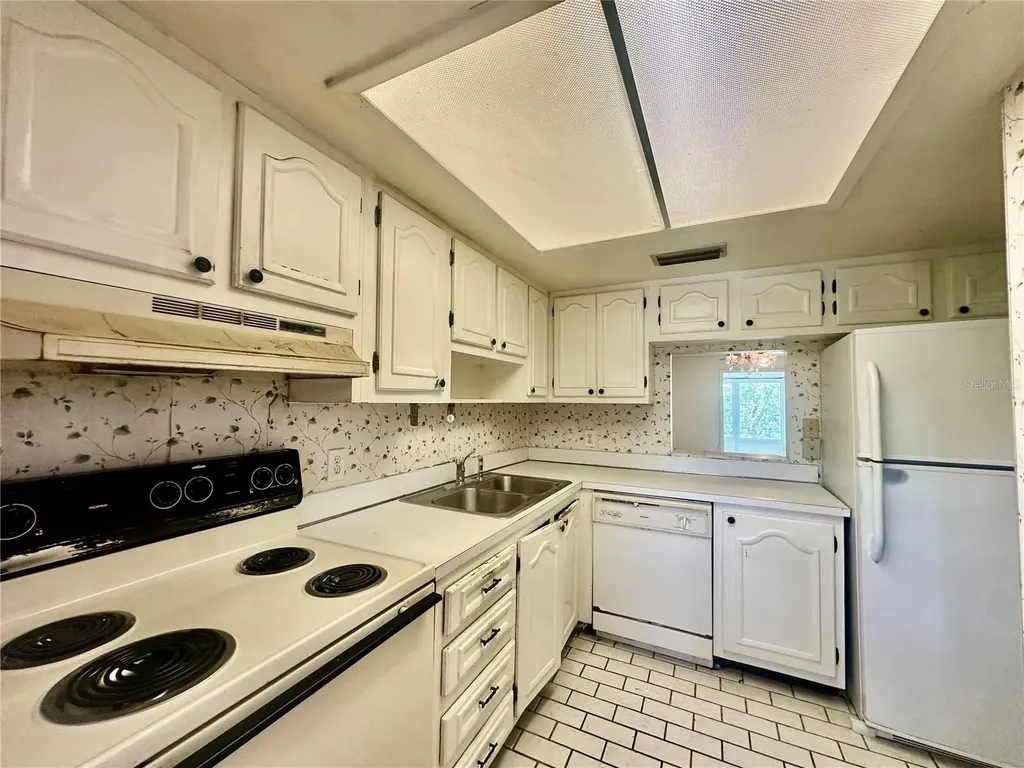 333 Lake Howard Drive NW Winter Haven FL 33880