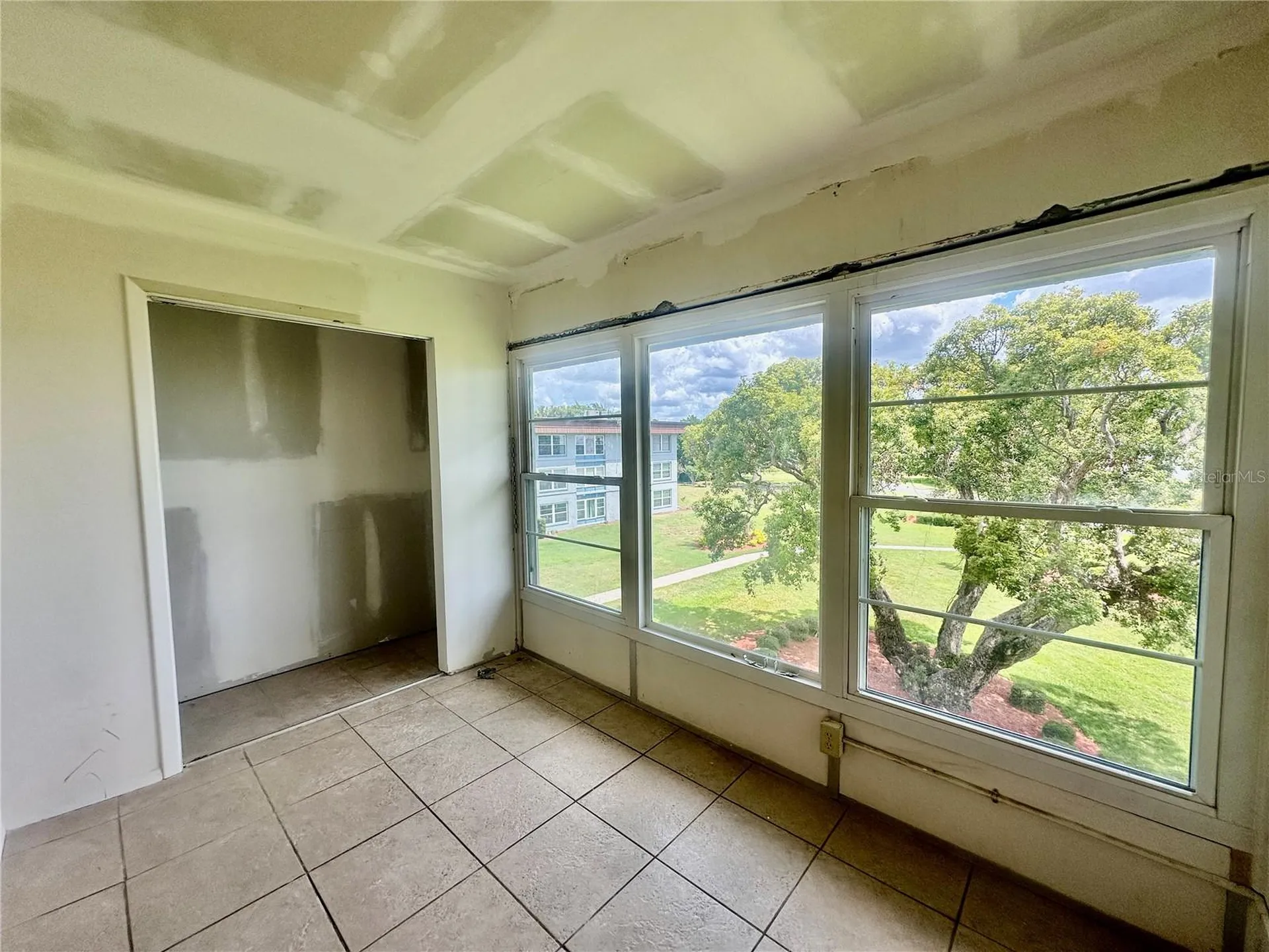 333 Lake Howard Drive NW Winter Haven FL 33880