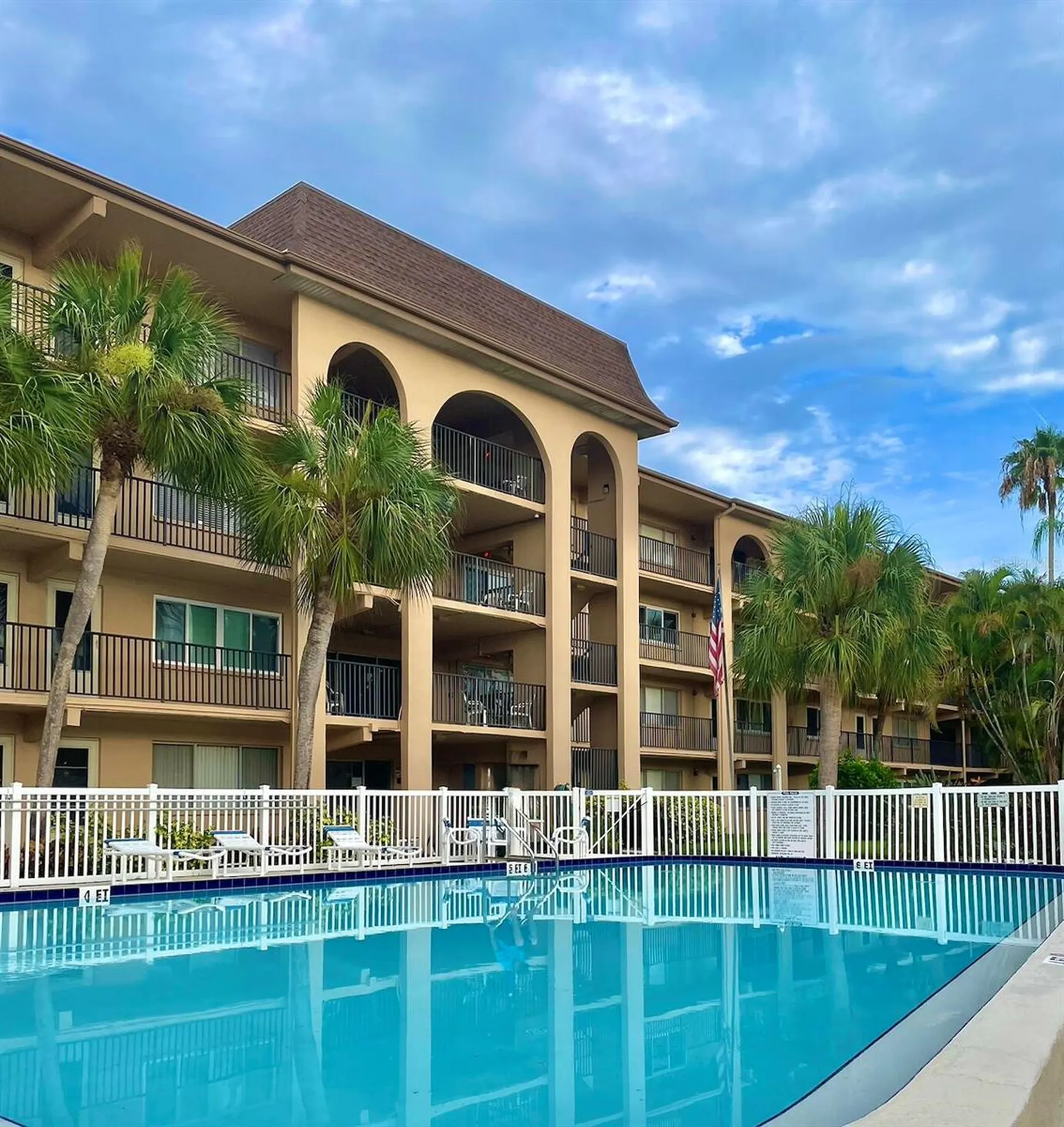 2525 W Bay Drive Largo FL 33770