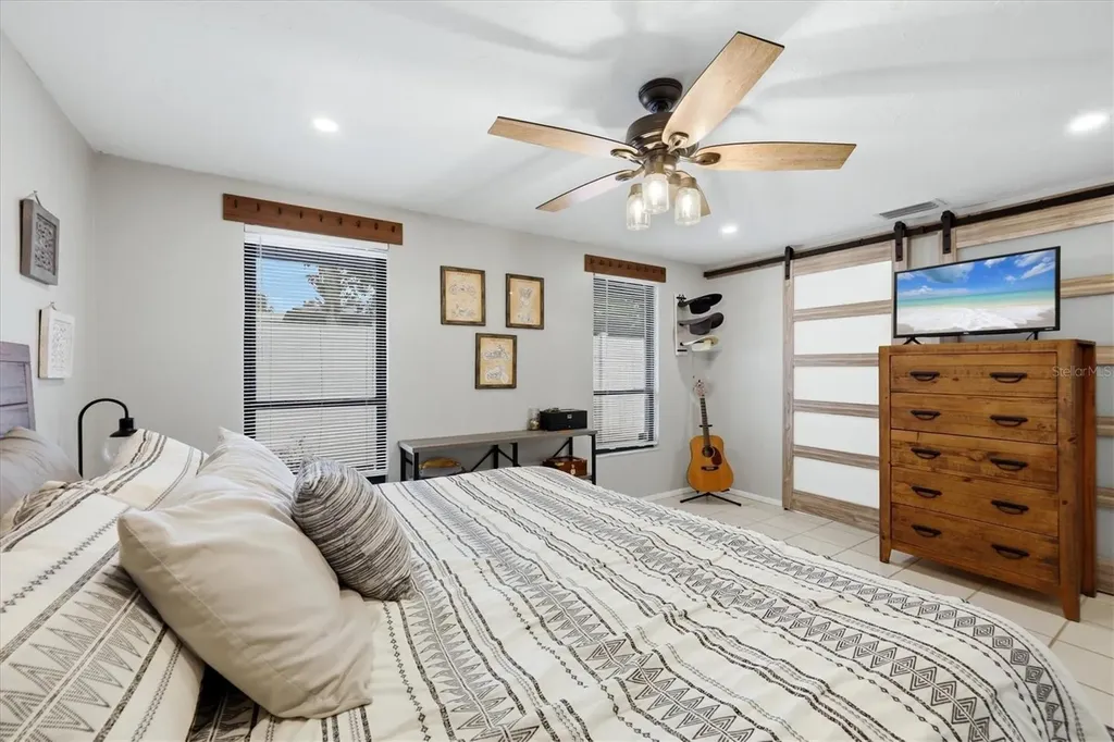 4913 Almanza Avenue Sarasota FL 34235