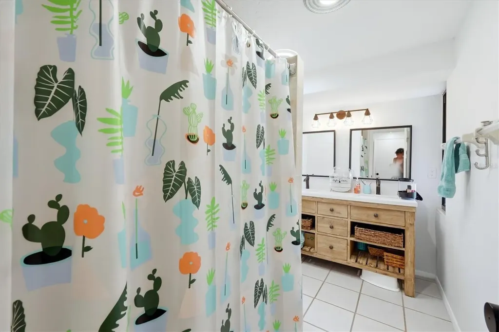 4913 Almanza Avenue Sarasota FL 34235