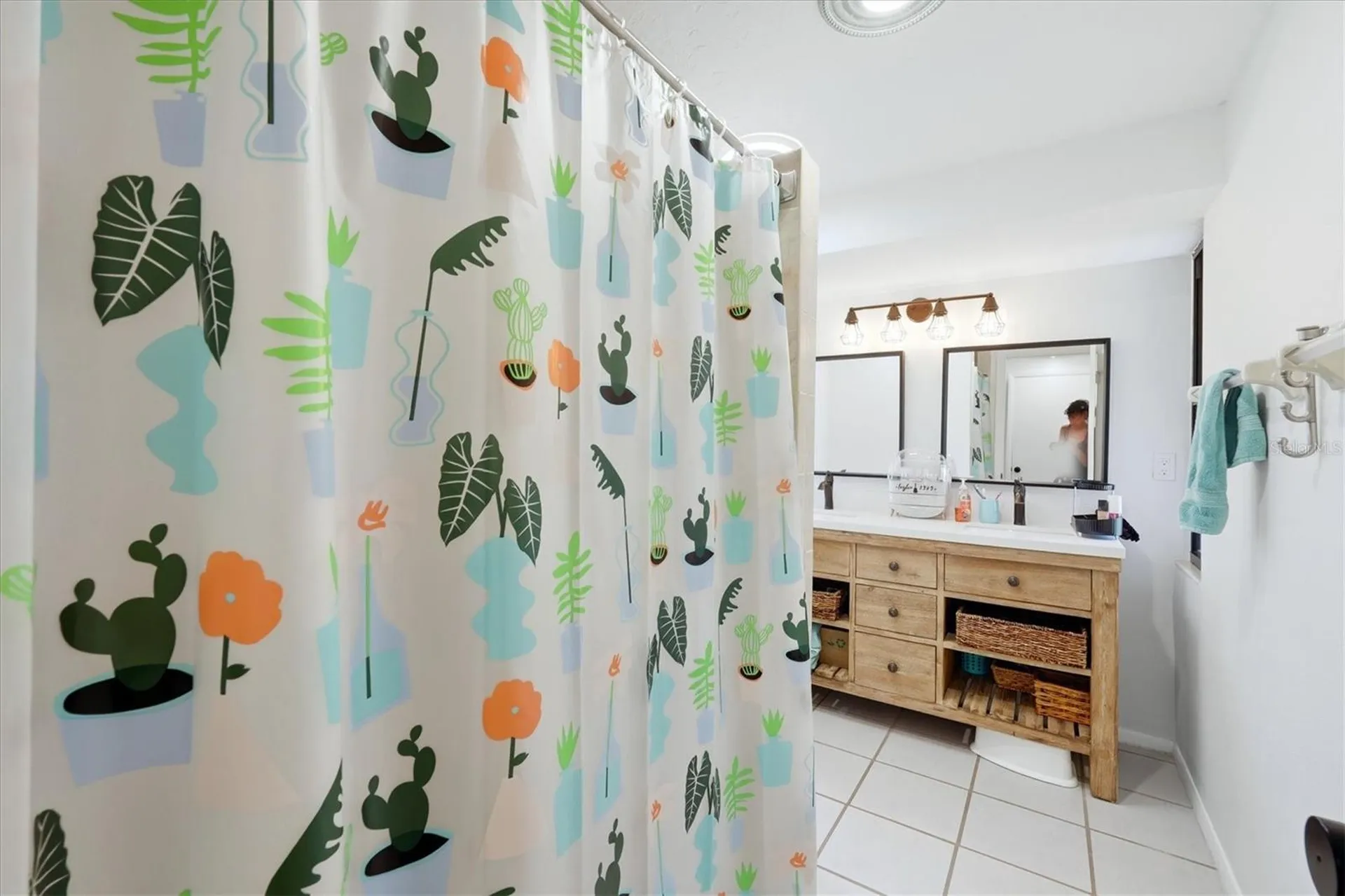4913 Almanza Avenue Sarasota FL 34235