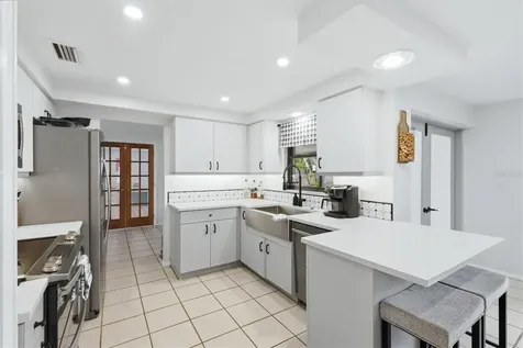4913 Almanza Avenue Sarasota FL 34235