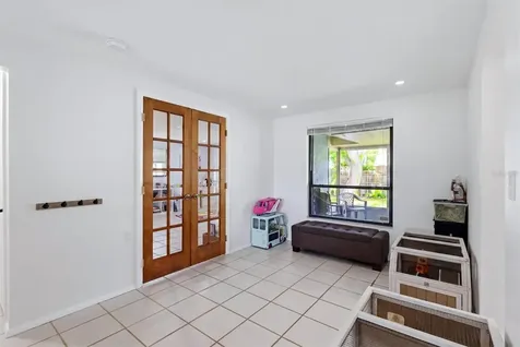 4913 Almanza Avenue Sarasota FL 34235
