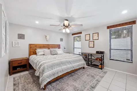 4913 Almanza Avenue Sarasota FL 34235