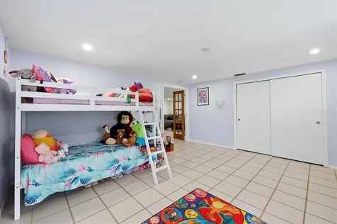 4913 Almanza Avenue Sarasota FL 34235