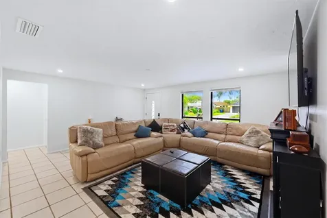 4913 Almanza Avenue Sarasota FL 34235