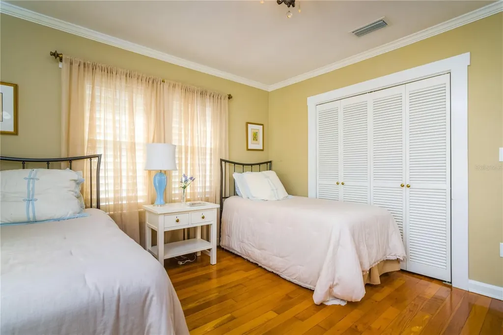 827 S Delaware Avenue Tampa FL 33606