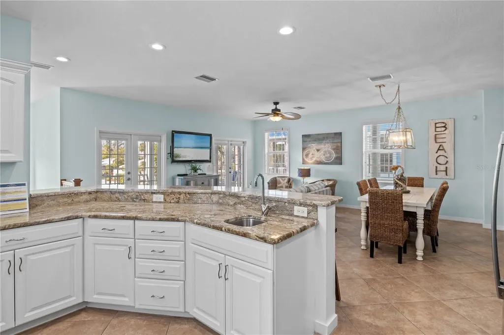 7005 Holmes Boulevard Holmes Beach FL 34217