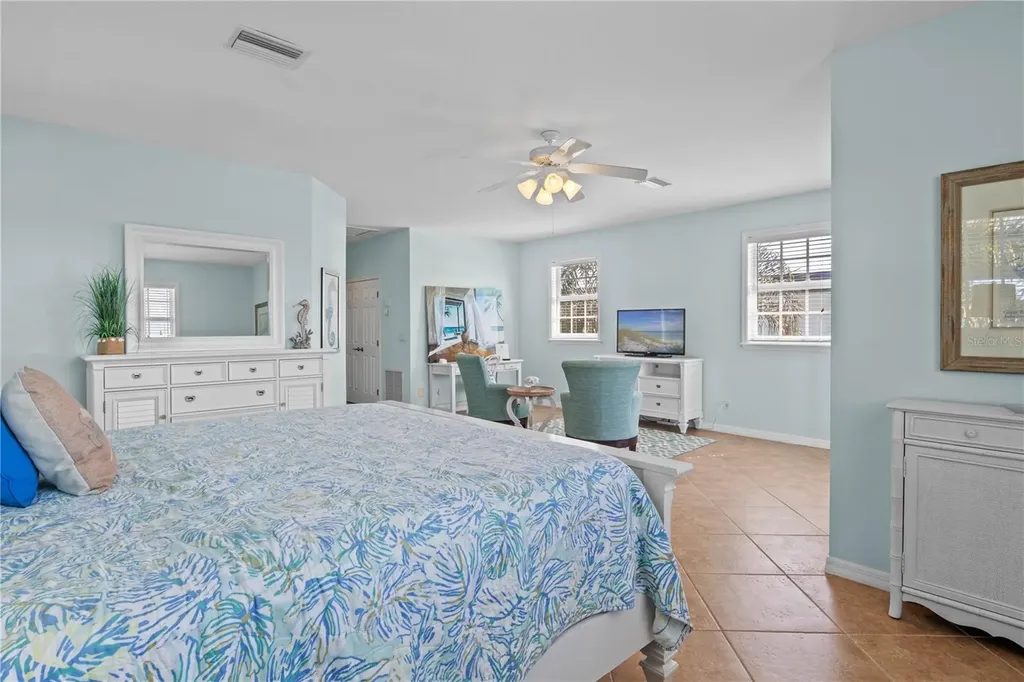 7005 Holmes Boulevard Holmes Beach FL 34217