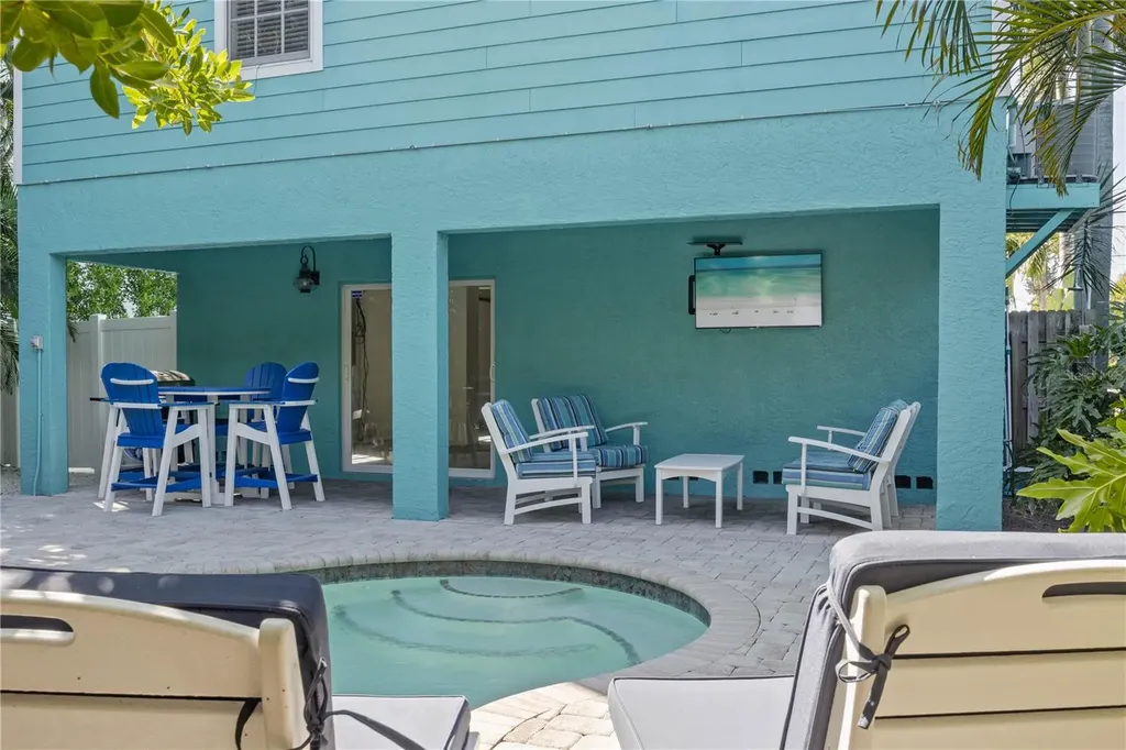 7005 Holmes Boulevard Holmes Beach FL 34217