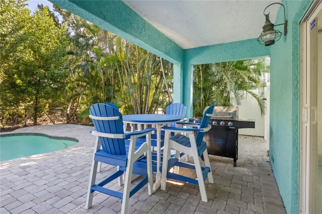 7005 Holmes Boulevard Holmes Beach FL 34217