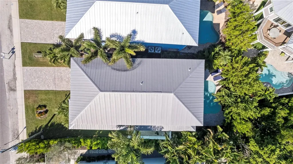 7005 Holmes Boulevard Holmes Beach FL 34217