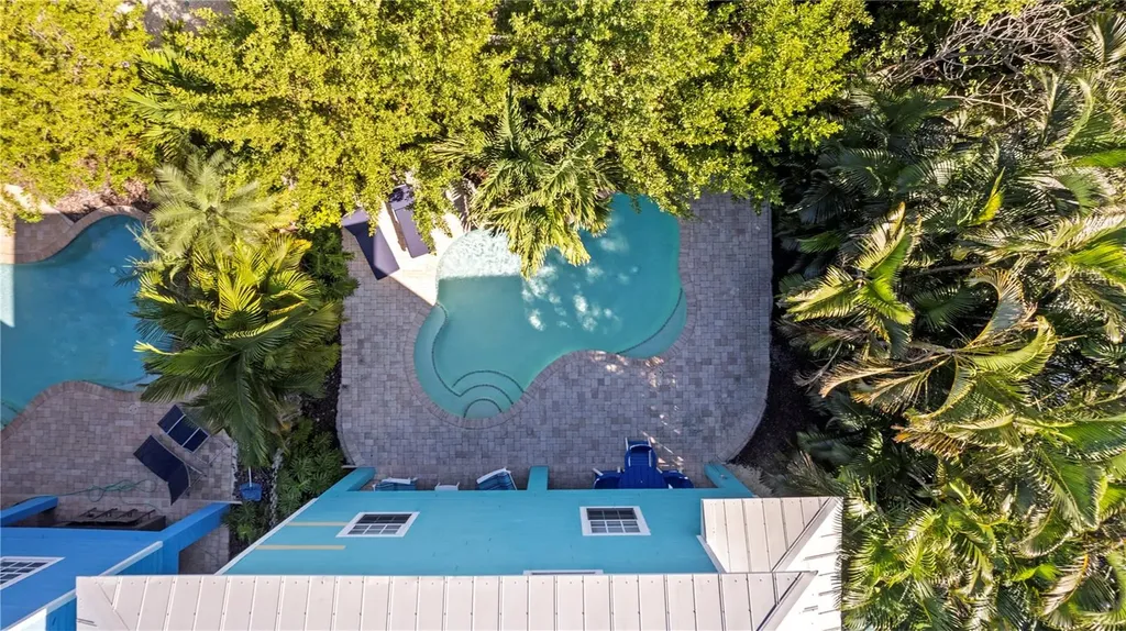 7005 Holmes Boulevard Holmes Beach FL 34217