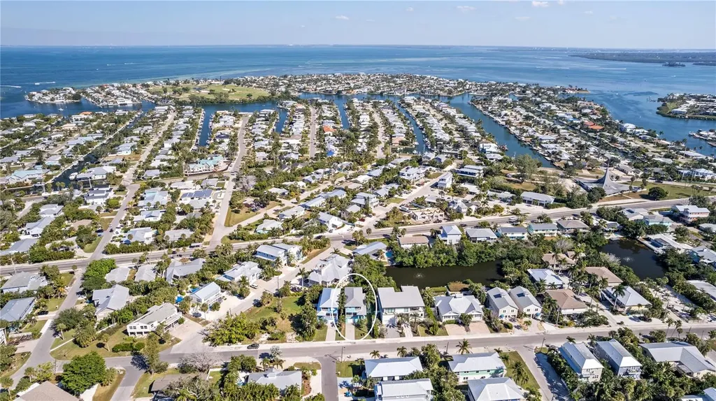 7005 Holmes Boulevard Holmes Beach FL 34217