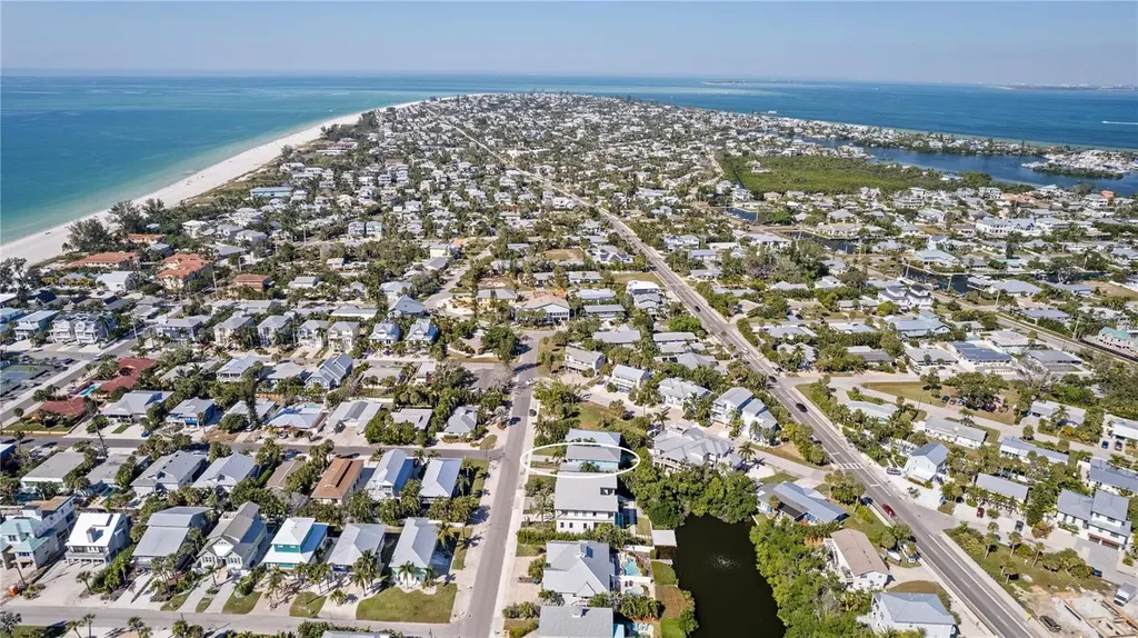 7005 Holmes Boulevard Holmes Beach FL 34217