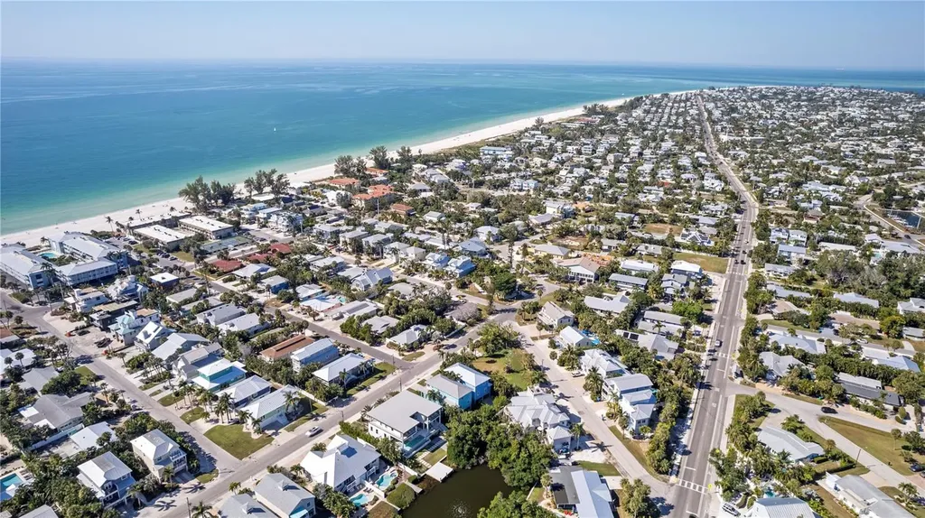 7005 Holmes Boulevard Holmes Beach FL 34217
