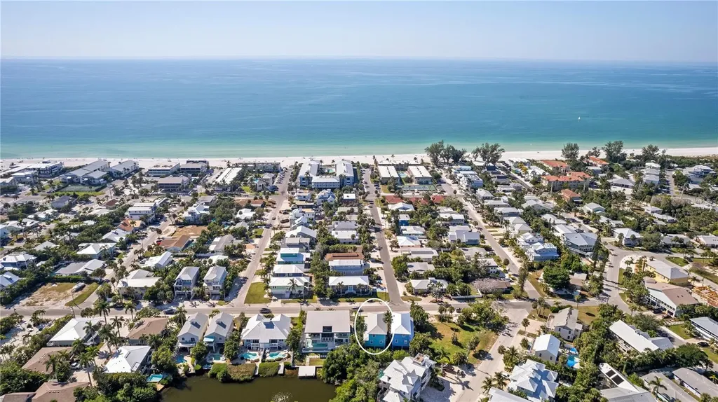 7005 Holmes Boulevard Holmes Beach FL 34217