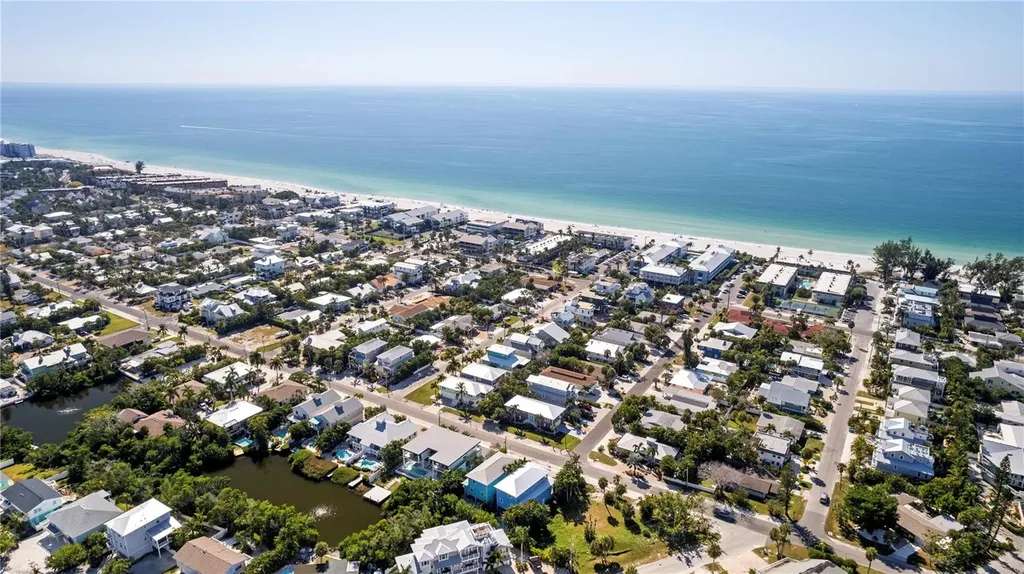 7005 Holmes Boulevard Holmes Beach FL 34217