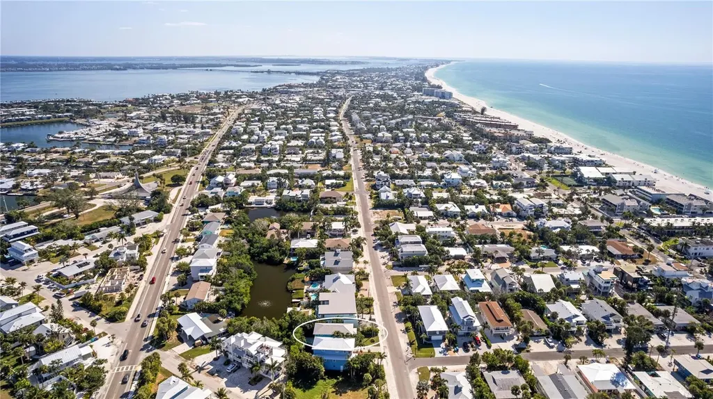 7005 Holmes Boulevard Holmes Beach FL 34217