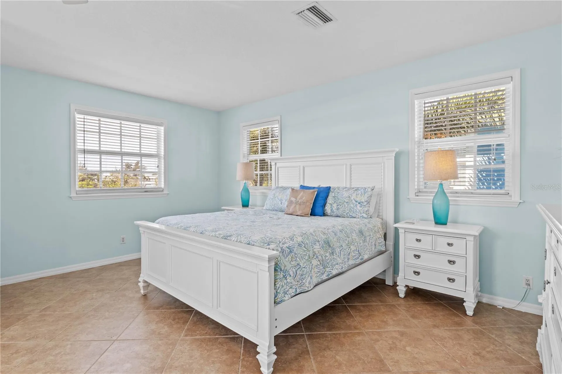 7005 Holmes Boulevard Holmes Beach FL 34217