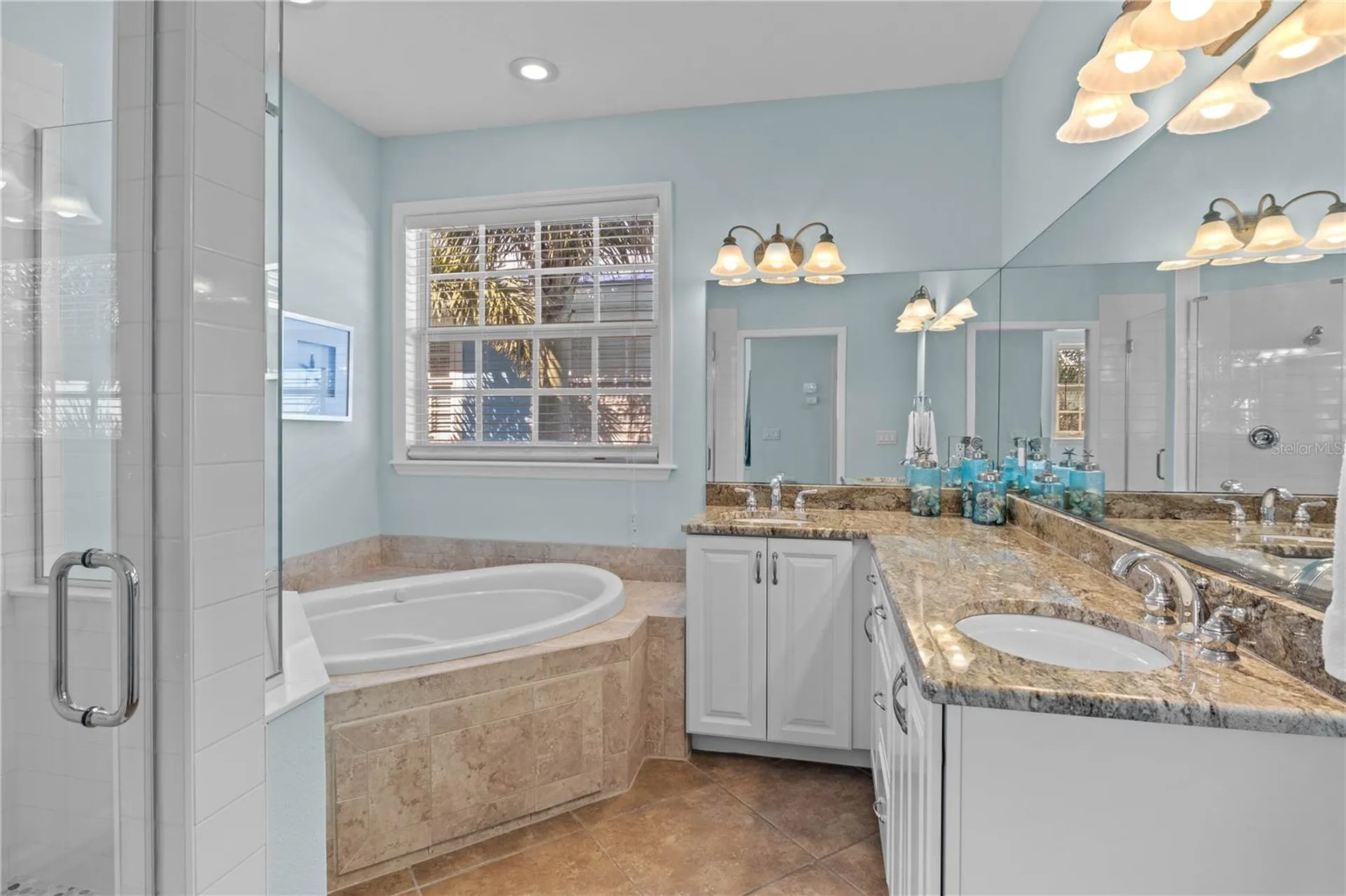 7005 Holmes Boulevard Holmes Beach FL 34217
