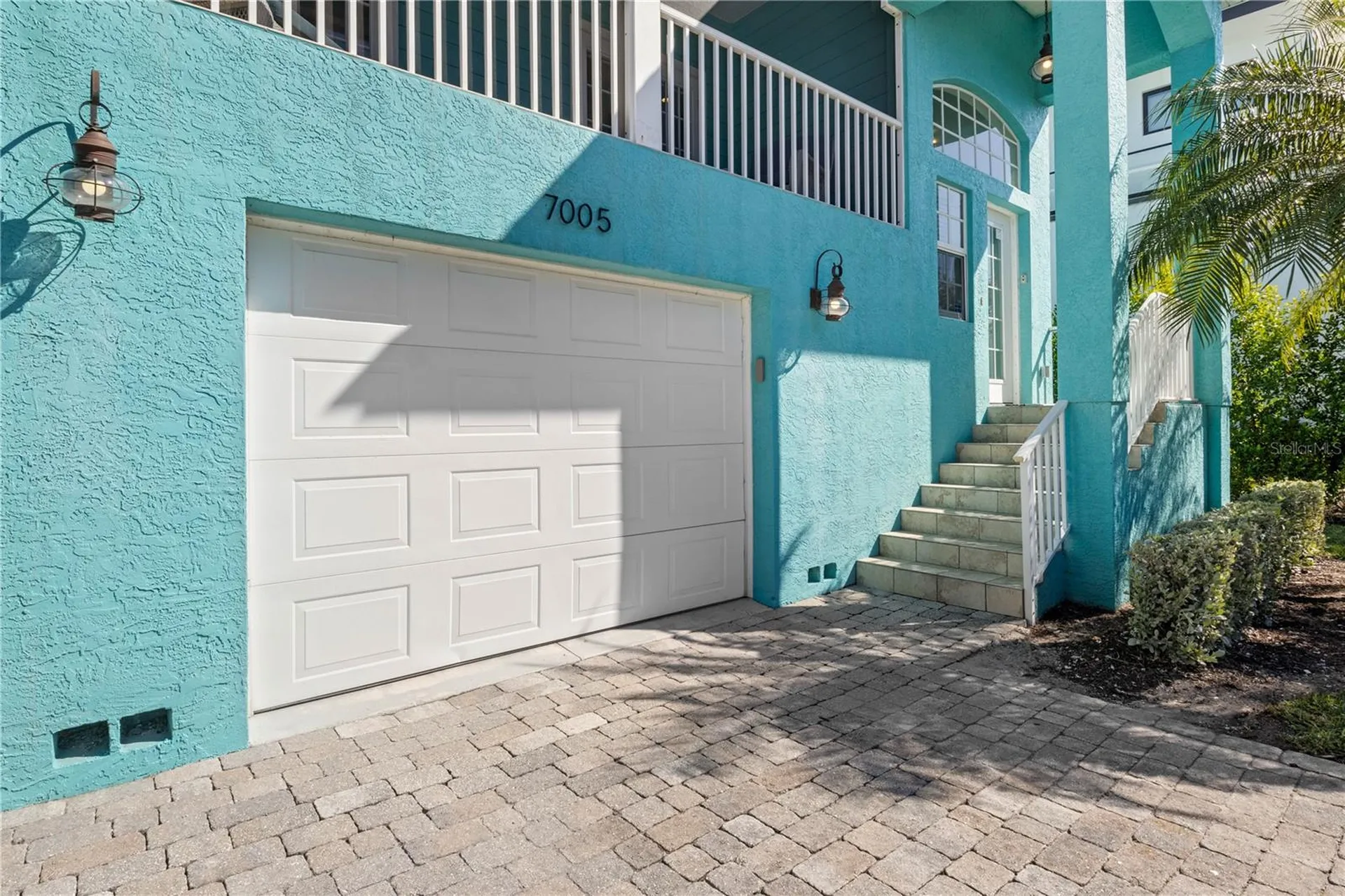 7005 Holmes Boulevard Holmes Beach FL 34217