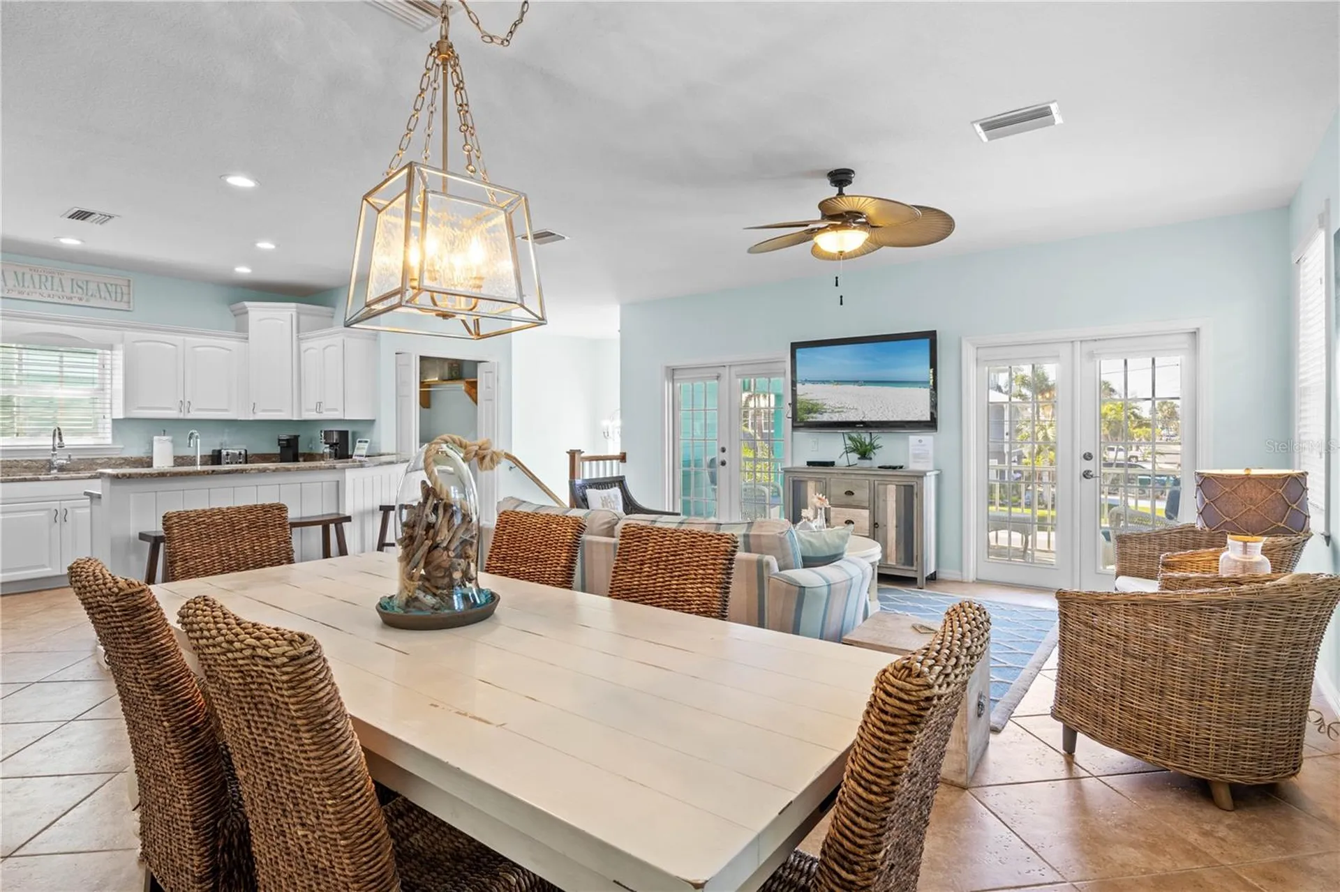 7005 Holmes Boulevard Holmes Beach FL 34217