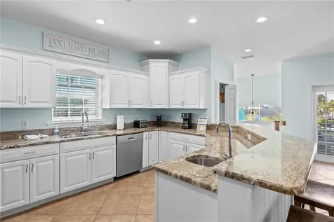 7005 Holmes Boulevard Holmes Beach FL 34217