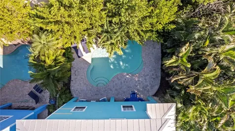 7005 Holmes Boulevard Holmes Beach FL 34217