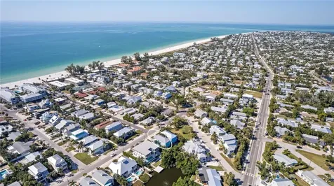 7005 Holmes Boulevard Holmes Beach FL 34217