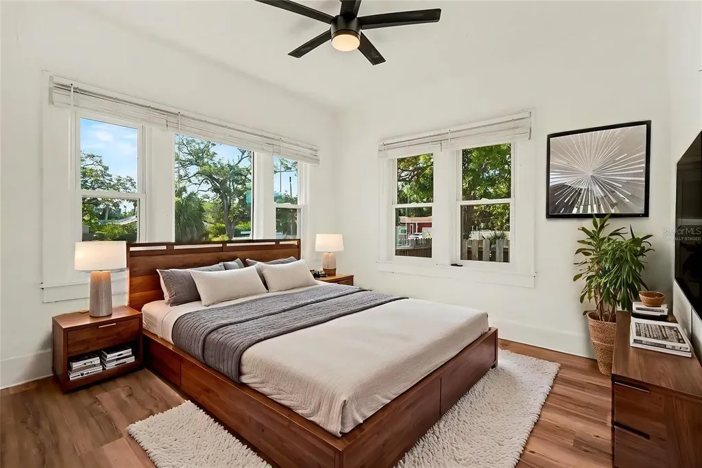 2527 Highland Street S St Petersburg FL 33705