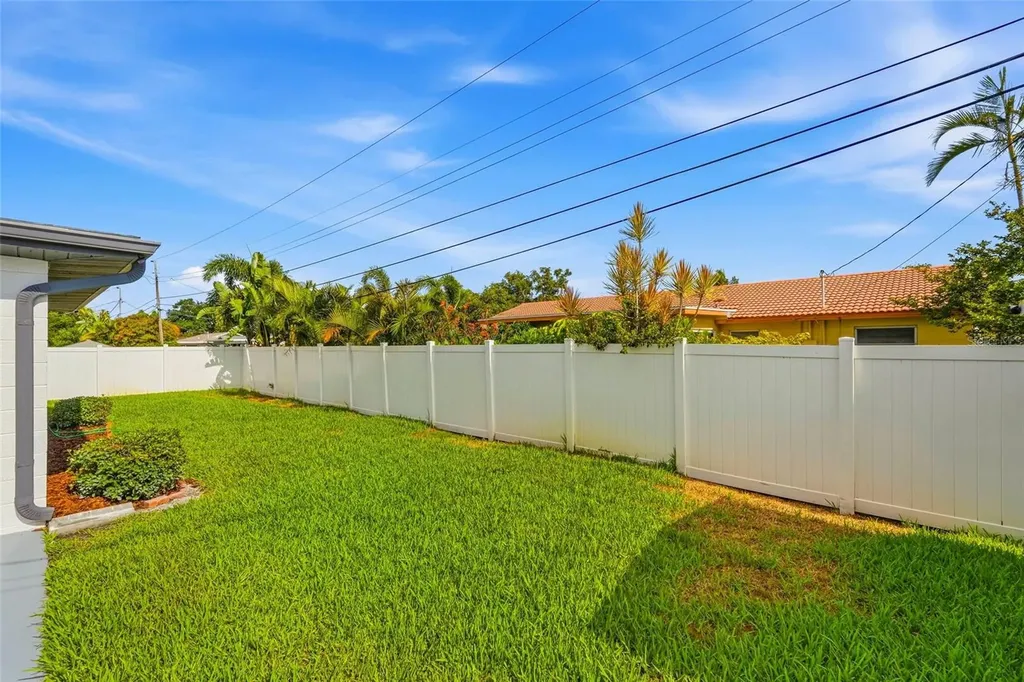 6721 13th Avenue N St Petersburg FL 33710